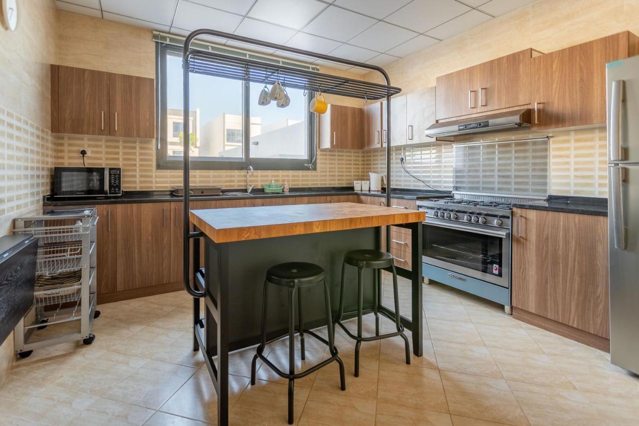 Al Dana Sea View Villa Fujairah Eksteriør billede