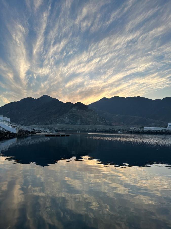 Al Dana Sea View Villa Fujairah Eksteriør billede