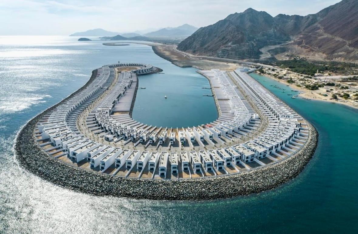 Al Dana Sea View Villa Fujairah Eksteriør billede